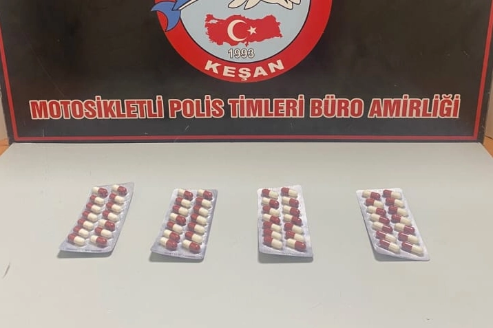 Keşan'da 56 adet sentetik ecza ele geçirildi