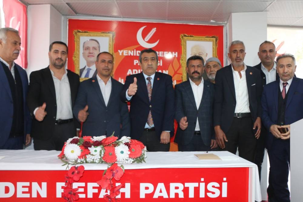 Partisinden istifa eden AK Parti Gerger Belediye Meclis Üyesi, Yeniden Refah Partisi'ne katıldı  - Videolu Haber